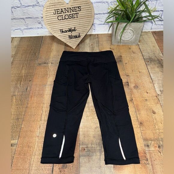 Lululemon black cropped mesh leggings - Picture 1 of 13